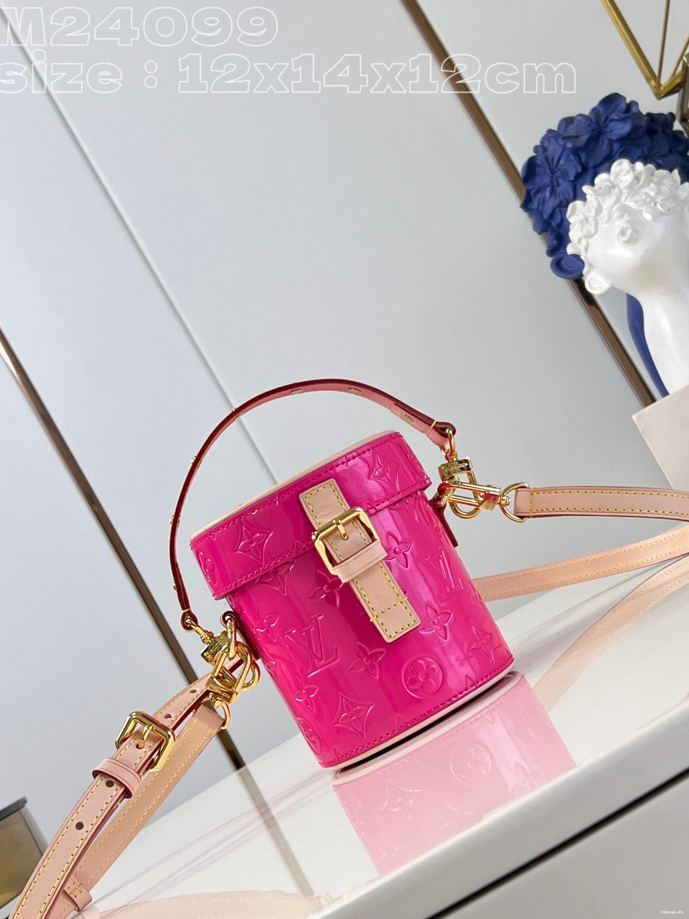 LOUIS VUITTON Astor 0203